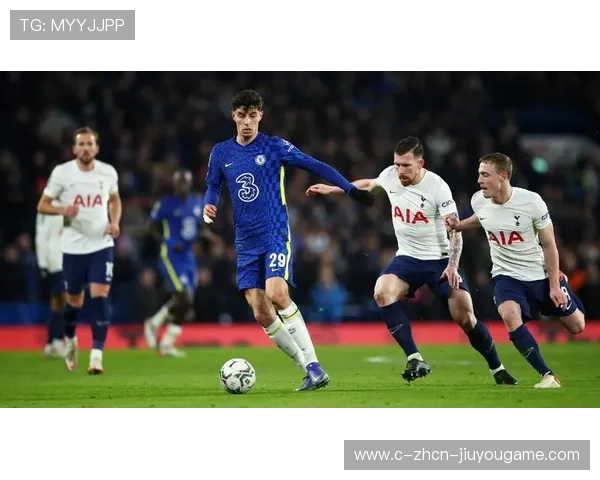 凯恩巧妙分向弱侧制造完全空档，热刺顺势完成推进